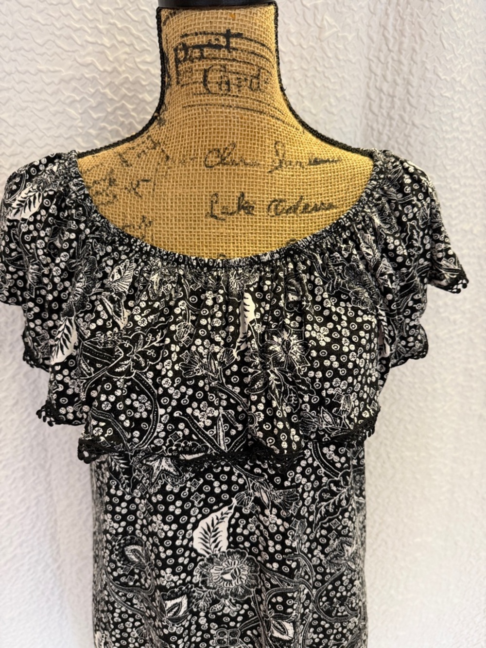 Black & White Ruffle-Top Floral Midi Dress - Picture 2 of 8